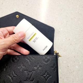아이레시피 모이스트터치 스포츠 선밀크 50ml (SPF50+ PA+++) — 3점을 준 리뷰어가 2023년 7월 올린 사용 사진