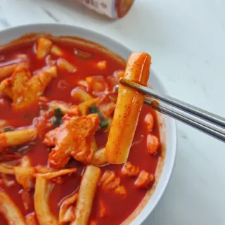빨간키트 떡볶이 밀키트 2~3인분 매운맛 국물 떡볶이 만들기 쉬운 황금 레시피 분말 소스로 간편한 요리 — 5점을 준 리뷰어가 2021년 8월 올린 사용 사진