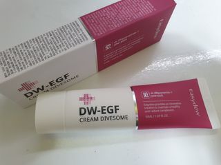 이지듀 DW-EGF 크림 다이브좀_콜라겐이 쏙쏙, 탄력피부로 다이빙 — 5점을 준 리뷰어가 2021년 2월 올린 사용 사진