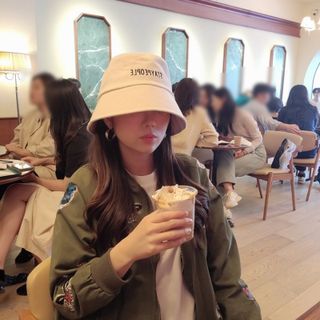 [스테이피플] STAYPEOPLE BUCKET HAT (IVORY) — 5점을 준 리뷰어가 2022년 9월 올린 사용 사진