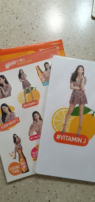 광동생활건강 [광동] 제니비타민C 비타500데일리스틱 180포+제니등신대+제니스티커 — 5점을 준 리뷰어가 2021년 12월 올린 사용 사진