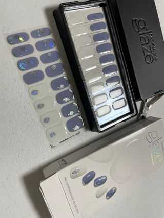 데싱디바 글레이즈 젤네일 포일 이펙트 네일_4종 중 택 1 — 4점을 준 리뷰어가 2021년 9월 올린 사용 사진