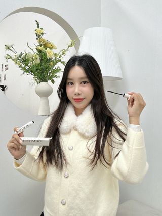 더소설 소설 블랙아이래쉬 세럼 10g(SOSEOL BLACK EYELASH SERUM 10g) — 5점을 준 리뷰어가 2023년 12월 올린 사용 사진