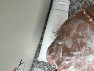 [베러오리진] 무화과 크리미 딥 폼 클렌저/피부 노폐물 & 미세먼지 99 세정 인증 민감성 피부 무자극 인증 — 5점을 준 리뷰어가 2021년 12월 올린 사용 사진