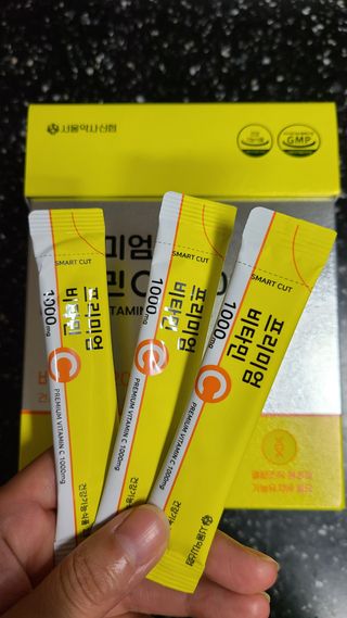 서울약사신협 프리미엄 비타민C 1,000mg_2.5g x 50포 — 5점을 준 리뷰어가 2021년 9월 올린 사용 사진