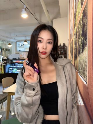 크리스티앙 브르통 리프톡스 아이세럼 펩타이드 롤온 스틱 — 5점을 준 리뷰어가 2022년 10월 올린 사용 사진