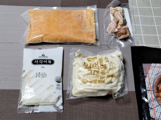 [앤더미트]더 불맛 직화 막창 매콤 떡볶이 1팩 (640g) — 5점을 준 리뷰어가 2022년 5월 올린 사용 사진