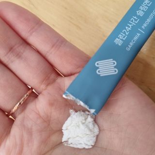 클린24시간 슬림앤유산균 1박스 (3.5g X 15포) — 4점을 준 리뷰어가 2023년 3월 올린 사용 사진