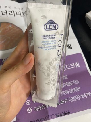 LCN(엘씨엔) LCN 리제너러티브 핸드크림 75ml 주름개선 고보습 재생핸드크림 — 5점을 준 리뷰어가 2022년 7월 올린 사용 사진