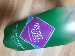 몽베스트 Montbest with Sparkling water Plain 20병 — 5점을 준 리뷰어가 2022년 5월 올린 사용 사진