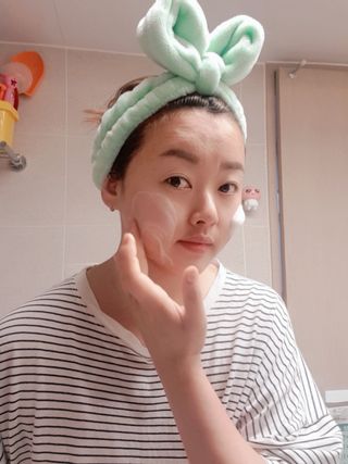 헤어플러스 콴디 아침세안제 폼클렌징 퓨어 어니스티 모닝클렌저 — 5점을 준 리뷰어가 2021년 5월 올린 사용 사진