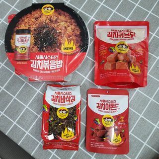 [서울시스터즈] CU 김치 4총사 세트-김치볶음밥, 김치큐브닭, 김치바삭김, 김치아몬드 — 3점을 준 리뷰어가 2021년 10월 올린 사용 사진