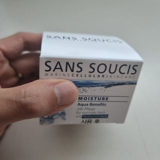 산수시 아쿠아 베네핏 24h 수부지 물광 속건조 수분크림 50ml — 5점을 준 리뷰어가 2021년 7월 올린 사용 사진