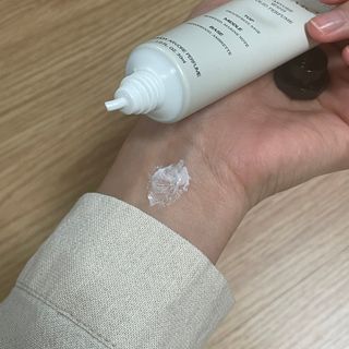 러브모아 향수 고체향수 승무원 고체향수 바르는 향수 니치향수 도손 우드세이지 앤 씨솔트 — 5점을 준 리뷰어가 2022년 12월 올린 사용 사진