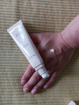 프리마인 선크림만 바꿨을 뿐인데 매일 물 2L챙겨먹고 기초케어 완벽하게 한 물빛피부 완성,셀라브UV프로텍터 — 5점을 준 리뷰어가 2023년 6월 올린 사용 사진