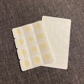 올리브영 엘라밴드 하이드로 도트 스팟패치 12mm, 티트리 — 5점을 준 리뷰어가 2022년 10월 올린 사용 사진