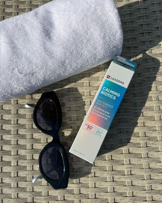 리더스코스메틱 리더스 카밍 바이오틱스 선 에센스 SPF 50+ PA++++ — 5점을 준 리뷰어가 2022년 5월 올린 사용 사진