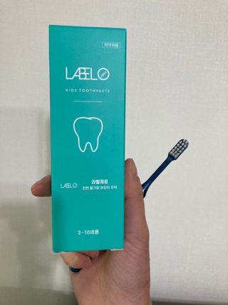 치과에서 쓰는 치약 _ 라벨제로 저불소 꼬마, 키즈, 유아, 베이비, 주니어 안전한 어린이치약 — 4.5점을 준 리뷰어가 2023년 1월 올린 사용 사진