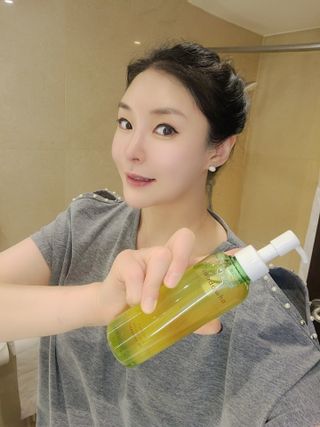 스킨큐어 산다화 순한 클렌징 동백 오일 200ml — 5점을 준 리뷰어가 2023년 4월 올린 사용 사진