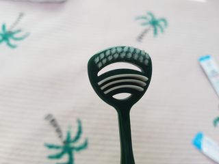 크리오 클리어스 혀백태제거 구취관리 혀클리너 — 5점을 준 리뷰어가 2021년 4월 올린 사용 사진