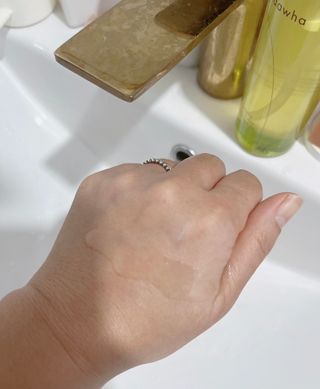 스킨큐어 산다화 순한 클렌징 동백 오일 200ml — 5점을 준 리뷰어가 2023년 2월 올린 사용 사진
