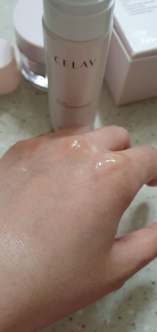 프리마인 바르기만 하면 철벽 스킨케어+24시간 마스크팩 효과. 셀라브 리제너레이팅 시스템 부스터+크림 세트 — 5점을 준 리뷰어가 2023년 4월 올린 사용 사진