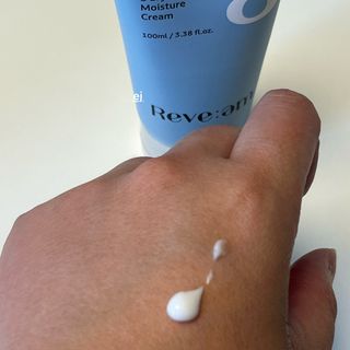 나우 [리브엠]피부 속부터 겹겹이, 촘촘하게! 워터핏8중 수분착붙 크림 — 5점을 준 리뷰어가 2025년 5월 올린 사용 사진