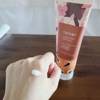 트리마이 주름개선 기능성의 퍼퓸 바디케어, 힐링 베리어 바디크림 3종 택1 — 5점을 준 리뷰어가 2022년 9월 올린 사용 사진