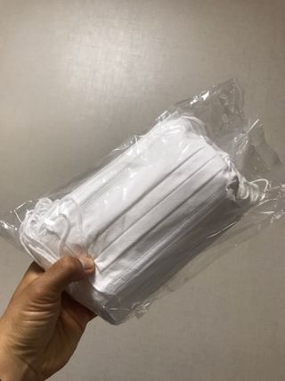 위케어 원데이 덴탈마스크 50매 화이트 대형 국내생산 — 5점을 준 리뷰어가 2021년 2월 올린 사용 사진