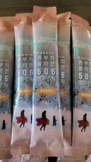 엘리샤코이 아임얼라이브 콤부차 콜라겐 506 스틱젤리 패션프루트 — 5점을 준 리뷰어가 2022년 8월 올린 사용 사진