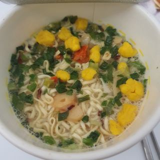 NISSIN 닛신 컵누들  4종 - 씨푸드오리지날, 씨푸드 스파이시, 씨푸드 커리, 씨푸드 XO소스 — 5점을 준 리뷰어가 2022년 5월 올린 사용 사진