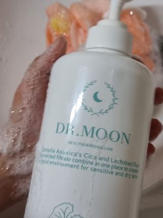 [닥터문] 센텔라 시카케어 화이트머스크 바디워시 1000ml — 5점을 준 리뷰어가 2023년 8월 올린 사용 사진