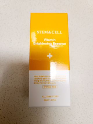 체르엠 스템앤셀 비타민 브라이트닝 에센스 30ml 1개 — 5점을 준 리뷰어가 2021년 10월 올린 사용 사진