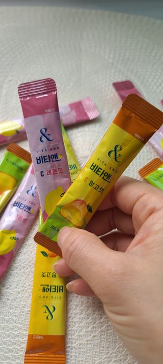 비타앤C 레몬맛, 망고맛 — 5점을 준 리뷰어가 2021년 6월 올린 사용 사진