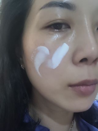 [AHC] 세이프온 에센스 선크림 올리브영 스페셜 증정 기획세트 — 5점을 준 리뷰어가 2022년 6월 올린 사용 사진