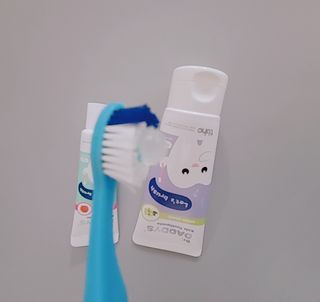 닥터데디스 안심저불소 키즈치약 (라즈베리, 청포도향 중 택 1) 60g +  여행용 미니 치약 15g — 5점을 준 리뷰어가 2022년 7월 올린 사용 사진