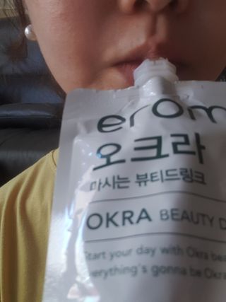 [이롬] 오크라 마시는 뷰티드링크 100mL x 20입 — 5점을 준 리뷰어가 2022년 9월 올린 사용 사진