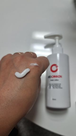 아토캐논(ATO CANNON) 아토캐논 고보습 바디로션 200ml — 5점을 준 리뷰어가 2023년 1월 올린 사용 사진