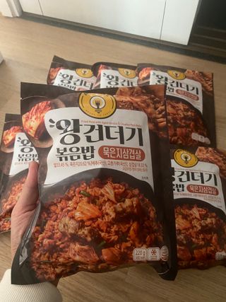 한성기업 무볼레 왕건더기 볶음밥 묵은지삼겹살 — 5점을 준 리뷰어가 2021년 10월 올린 사용 사진