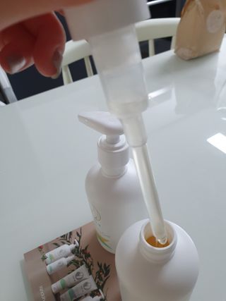 mom e 맘이 내추럴 베이비 케어 샴푸앤바스+로션 — 5점을 준 리뷰어가 2021년 1월 올린 사용 사진
