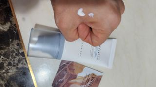 [스킨1004] 마다가스카르 센텔라 히알루-시카 워터핏 선세럼 50ml — 1.5점을 준 리뷰어가 2024년 5월 올린 사용 사진
