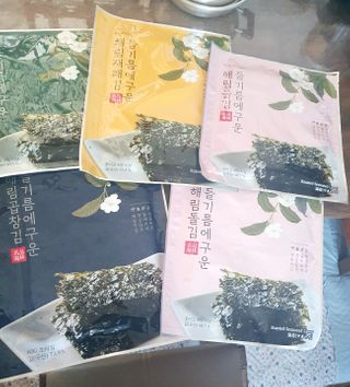 [해림맛김] 들기름에 구운 바삭바삭 김 4종 세트 + 1종 랜덤발송 총5개입 — 5점을 준 리뷰어가 2021년 2월 올린 사용 사진