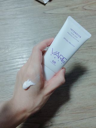 바르셀 톤업 무기자차 자외선차단제 순한 선크림 인텐시브 선 젠 50ml — 5점을 준 리뷰어가 2021년 11월 올린 사용 사진
