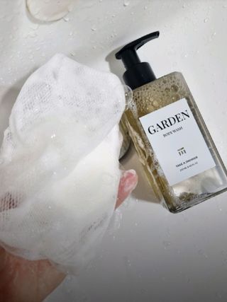 테이크어샤워 쿠팡) 가든 바디워시 GARDEN BODY WASH 250ML — 5점을 준 리뷰어가 2025년 9월 올린 사용 사진