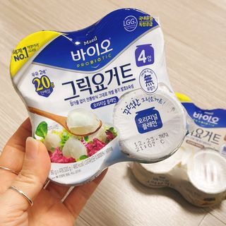 매일바이오 그릭요거트 오리지널 플레인 4개, 로스터리 커피믹스 4개 — 4.5점을 준 리뷰어가 2021년 12월 올린 사용 사진