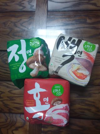 [풀무원] 자연은맛있다 정면, 백면, 홍면  세트 — 5점을 준 리뷰어가 2021년 4월 올린 사용 사진