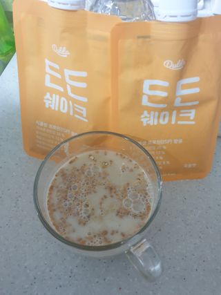 [덜다] 든든 식물성 단백질 쉐이크 40g X 7입 (곡물/딸기) — 4.5점을 준 리뷰어가 2023년 8월 올린 사용 사진