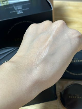 수려한 더 블랙 텐션 핏 메쉬쿠션 — 5점을 준 리뷰어가 2024년 1월 올린 사용 사진