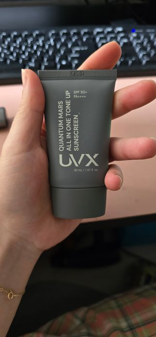 UVX 퀀텀 마스 올인원 톤업 선스크린 — 5점을 준 리뷰어가 2024년 3월 올린 사용 사진