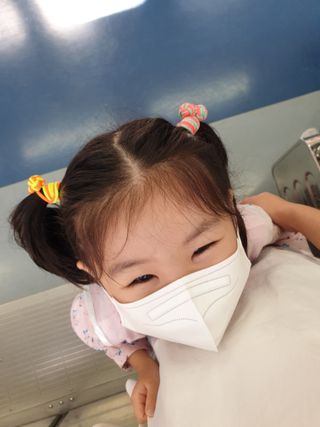 아토팜 블라블라 황사방역 마스크 KF94 — 5점을 준 리뷰어가 2021년 10월 올린 사용 사진
